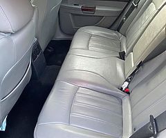 CHRYSLER LE300C - Image 7/10