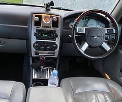 CHRYSLER LE300C - Image 9/10