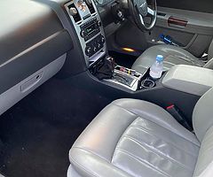 CHRYSLER LE300C - Image 10/10