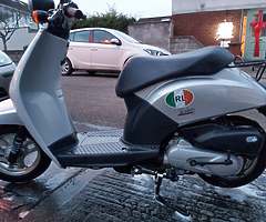 Honda Today 50cc Scooter/Moped Mint condition! Extras - Image 6/9