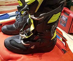 Alpinestars tech7s mx boots