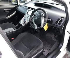 Toyota Prius - Image 9/10