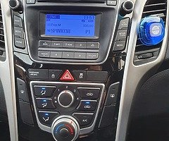 16 HYUNDAI I30 1.6 DIESEL SE B/D 110PS 5DR - Image 5/9