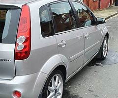 Ford fiesta 08 - Image 9/10