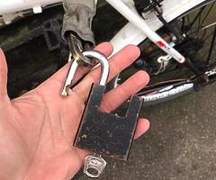 Bike + lock / bicicleta + lock - Image 5/5