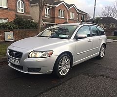 Volvo V50. 1.8 Flexi Fuel. Petrol. Estate. Manual Taxed and Nct. 2020. Leather Heated Memory Seats - Image 3/9