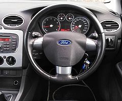 Ford Focus 1.4 Zetec 2008 (74,000kms) - Image 4/9