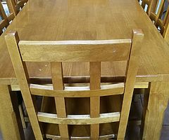Table and 6 chairs good condition