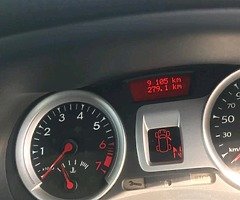 RENAULT CLIO 1.1cc VERY VERY LOW MILES 9000km SEMI-AUTOMATIC - Image 5/5