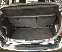 2016 TOYOTA YARIS Hatchback - Image 9/9