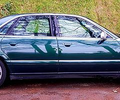 Audi S8 - Image 4/10