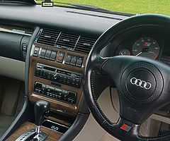 Audi S8 - Image 8/10