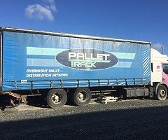 **** 28ft CURTAINSIDE TRUCK BODY....STORAGE ****