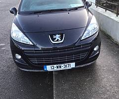 Black Peugeot 207 1.4 diesel 2012