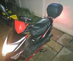 182 Lexmoto Echo 50cc scooter for sale 2400km