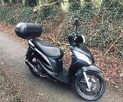 131 Honda Vision Scooter - Image 1/10