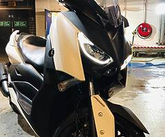 Xmax 2018 3.500 km UK plate