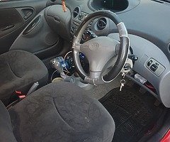 Toyota Yaris - Image 7/9