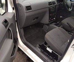 2006 Ford Transit Connect No Tax or Doe - Image 5/5