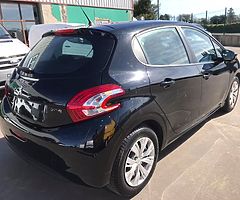 Peugeot 208 - Image 6/9