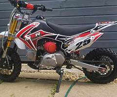 Pit bike (brand new condition)