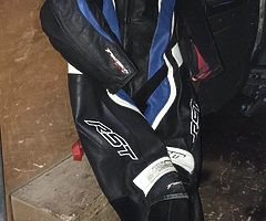 RST TRACTECH EVO LEATHERS 1pc - Image 3/3