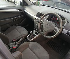 Hi I'm selling my 2005 Opel Astra 1.4 petrol NCT expires 03/2020 2 keys 181,000 KMS = 112,000 MILES 