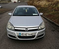 Hi I'm selling my 2005 Opel Astra 1.4 petrol NCT expires 03/2020 2 keys 181,000 KMS = 112,000 MILES  - Image 4/6
