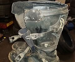 MX boots