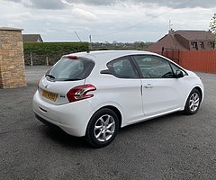2012 Peugeot 208 1.2 Active