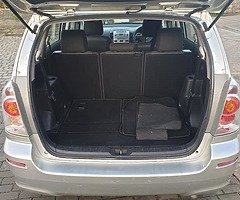 Toyota Corolla Verso - Image 5/6