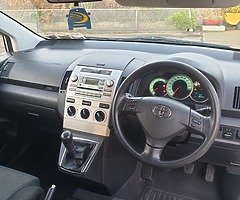 Toyota Corolla Verso - Image 6/6
