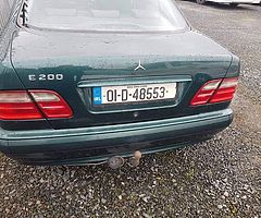 Cheap Mercedes E200 - Image 4/9