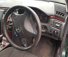Cheap Mercedes E200 - Image 7/9