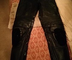 Belstaff leather motorcycle trousers size 32 waist - Image 5/5