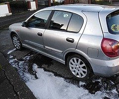 Nissan almera