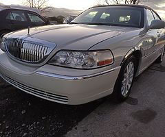 2007 Lincoln Towncar Signature Crystal only 9k - Image 3/10