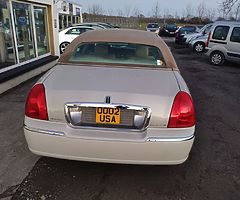 2007 Lincoln Towncar Signature Crystal only 9k - Image 5/10