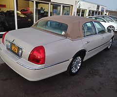 2007 Lincoln Towncar Signature Crystal only 9k - Image 6/10