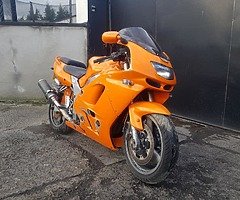 Kawasaki ZX9R