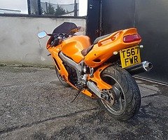 Kawasaki ZX9R - Image 6/7