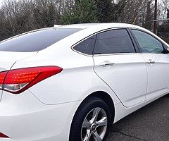 Hyundai i40 Nct 06/21 1.7 diesel manual €280 road tax 177000 miles highest spec stamped history - Image 5/8