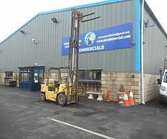 FOR SALE: Hyster Fork Lift