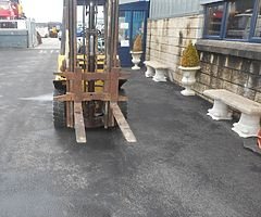 FOR SALE: Hyster Fork Lift