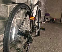 Giant bike with lock and accessories - Image 4/8