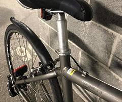 Giant bike with lock and accessories - Image 7/8