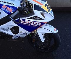 Suzuki GSXR 750 k4/5 breaking, all parts available