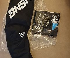 Arai MX-V Matt Black large + Answer Elite Gear 34/large - Image 6/6