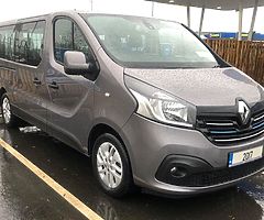 2017 9 seat Renault traffic