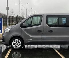 2017 9 seat Renault traffic - Image 5/9